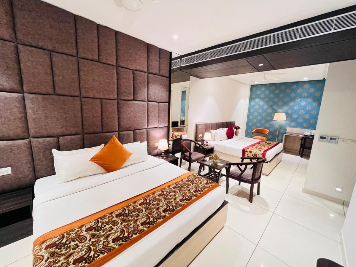 Hotel The Savode - Just 2 Mins From Golden Temple Amritsar Exteriér fotografie