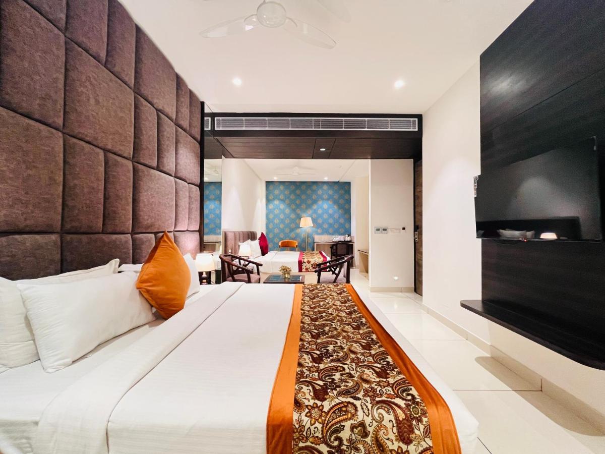 Hotel The Savode - Just 2 Mins From Golden Temple Amritsar Exteriér fotografie